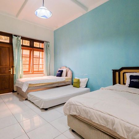 Urbanview Hotel Near Jatim Park 1 By Reddoorz Бату Екстер'єр фото
