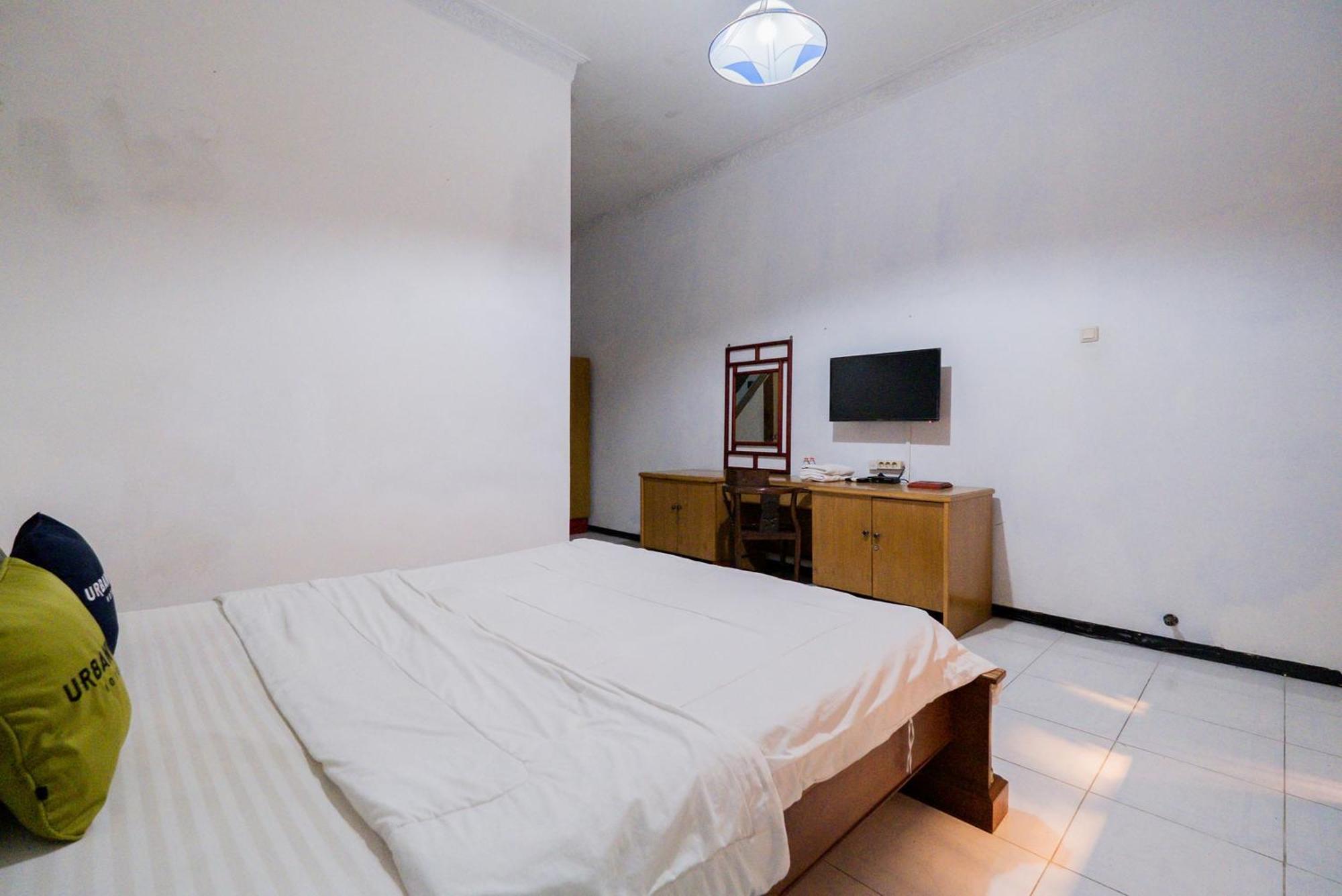 Urbanview Hotel Near Jatim Park 1 By Reddoorz Бату Екстер'єр фото